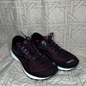Brooks Ghost 12 Black/Pink Women’s Size 10.5 Running Shoe